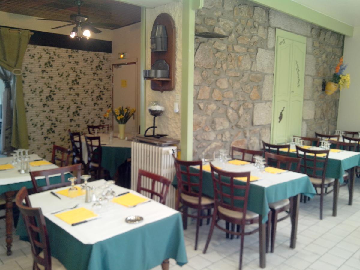Hotel Restaurant Du Velay Шамбон-сюр-Линьон Экстерьер фото